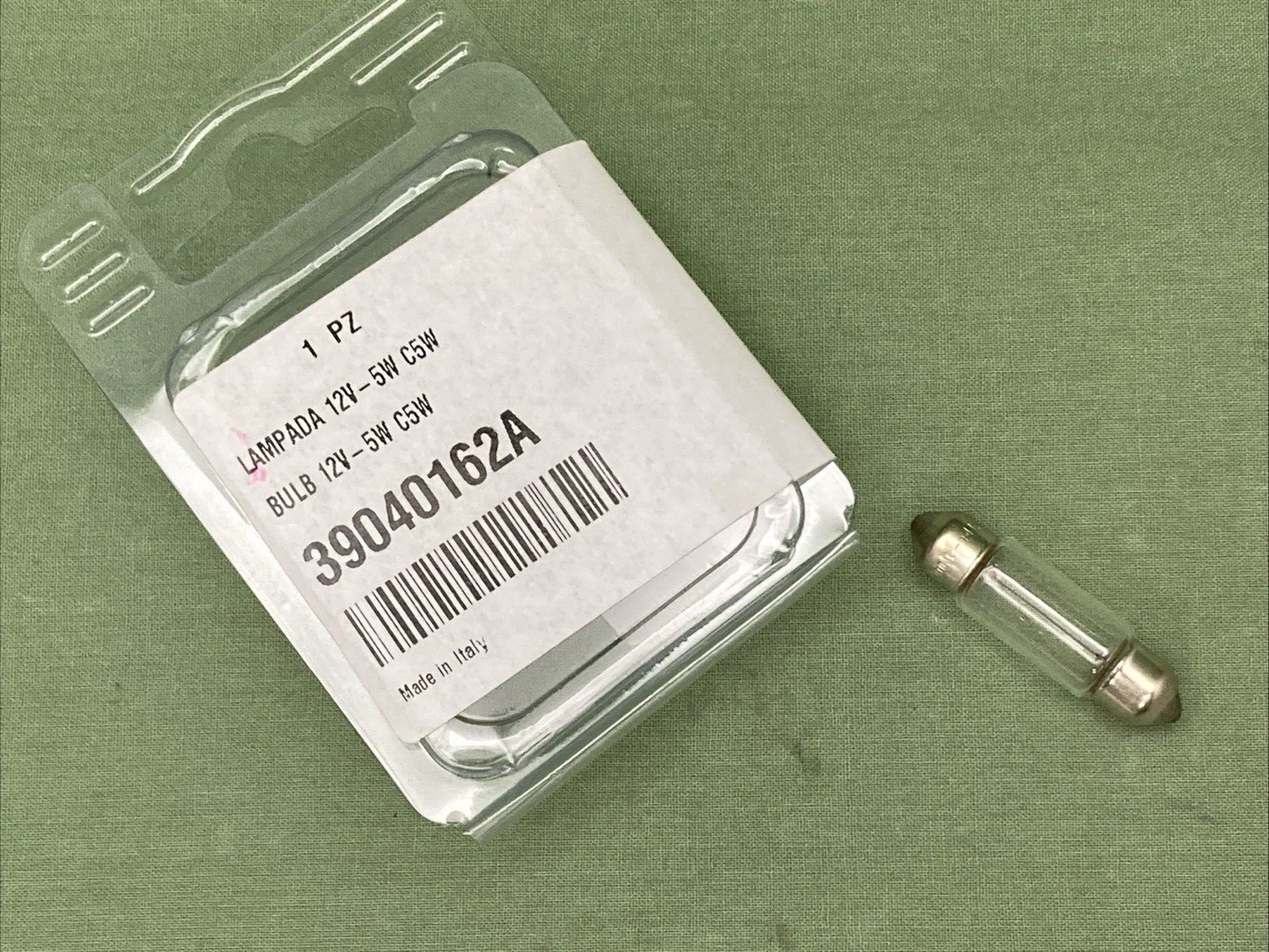 NEW GENUINE DUCATI 39040162A BULB 12V-5W C5W