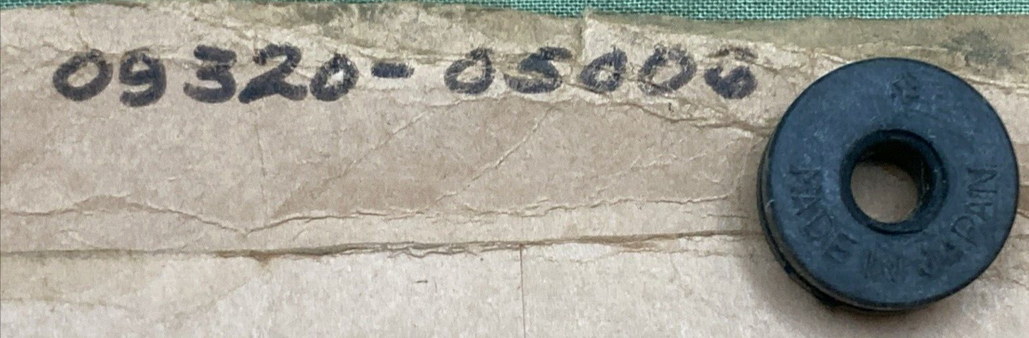 NEW GENUINE SUZUKI 09320-05006 CUSHION