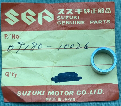 QTY 2 NEW GENUINE SUZUKI 09180-10026 SPACER REAR FENDER