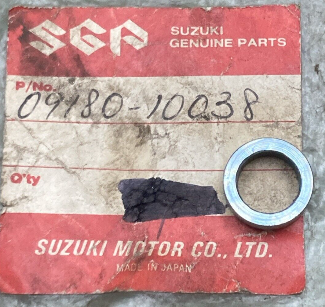 QTY 2 NEW GENUINE SUZUKI 09180-10038 Exhaust Support Bracket Damper Spacer