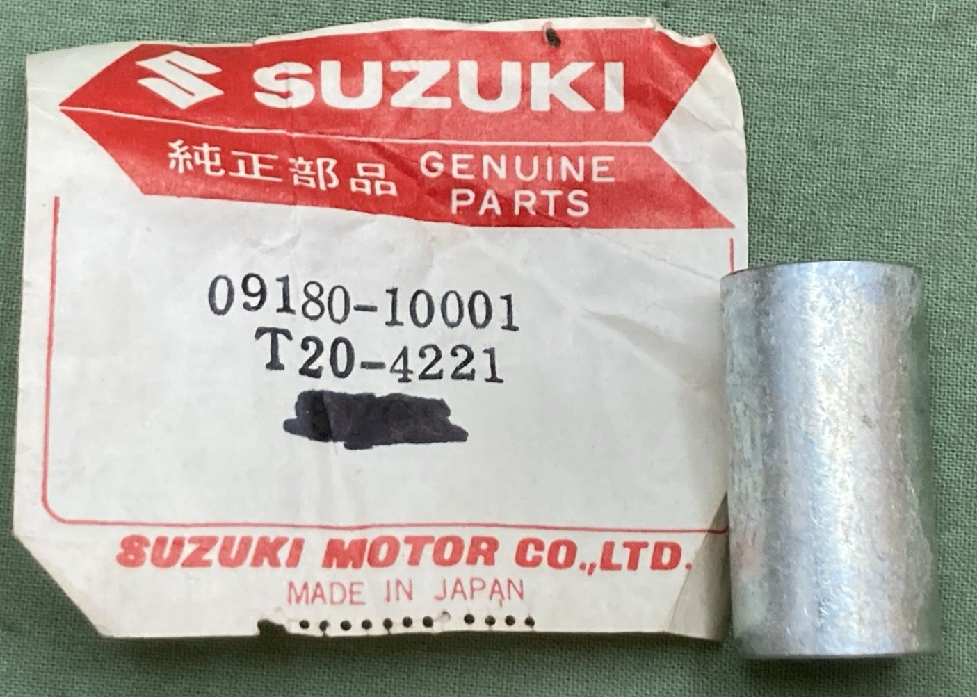 NEW GENUINE SUZUKI 09180-10001 CENTER STAND SPACER
