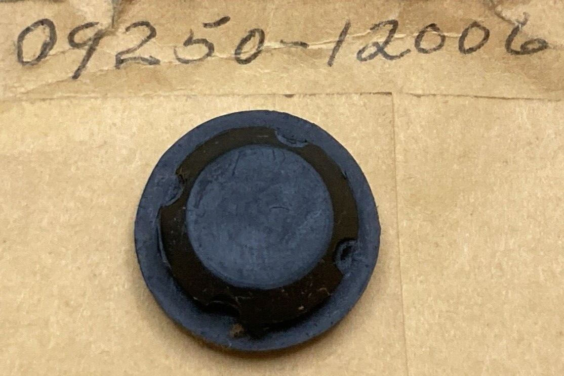 NEW REPLACES SUZUKI 09250-12006 CAP REAR FENDER OD:20