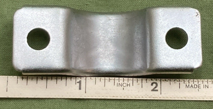 NEW GENUINE SUZUKI 09403-00091 BAND BRACKET 1-3/8" LENGTH 7/8" WIDE 1/4" BOLT