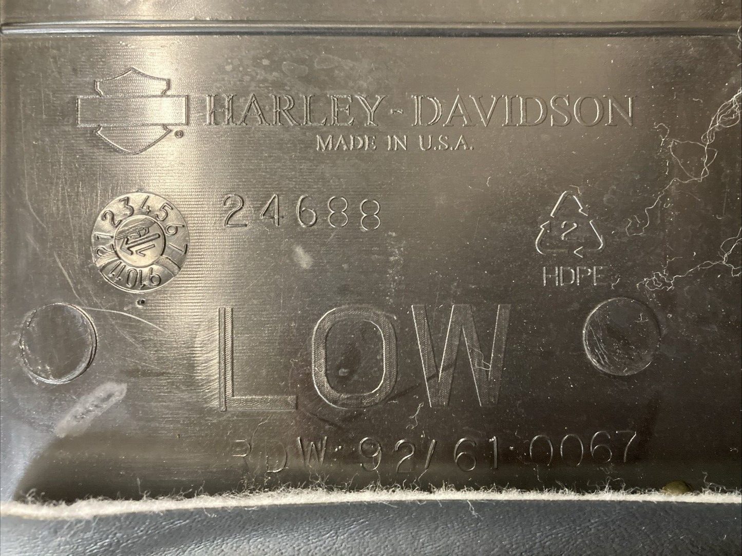 NEW GENUINE HARLEY DAVIDSON P52320-11 LOW SEAT ASY STREET GLIDE
