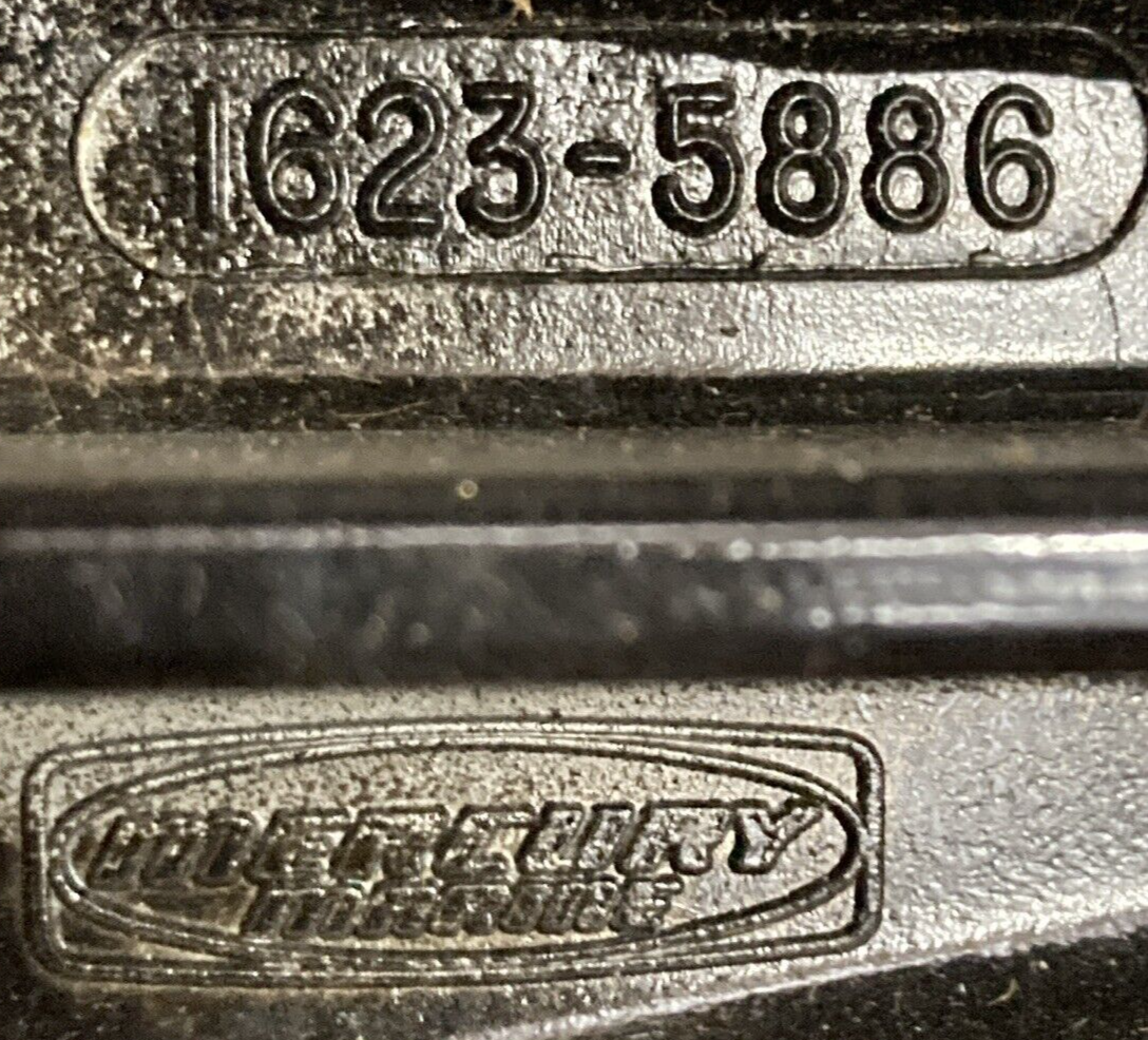 NEW GENUINE MERCURY 1623-5886 Fleetmaster Gearcase Housing