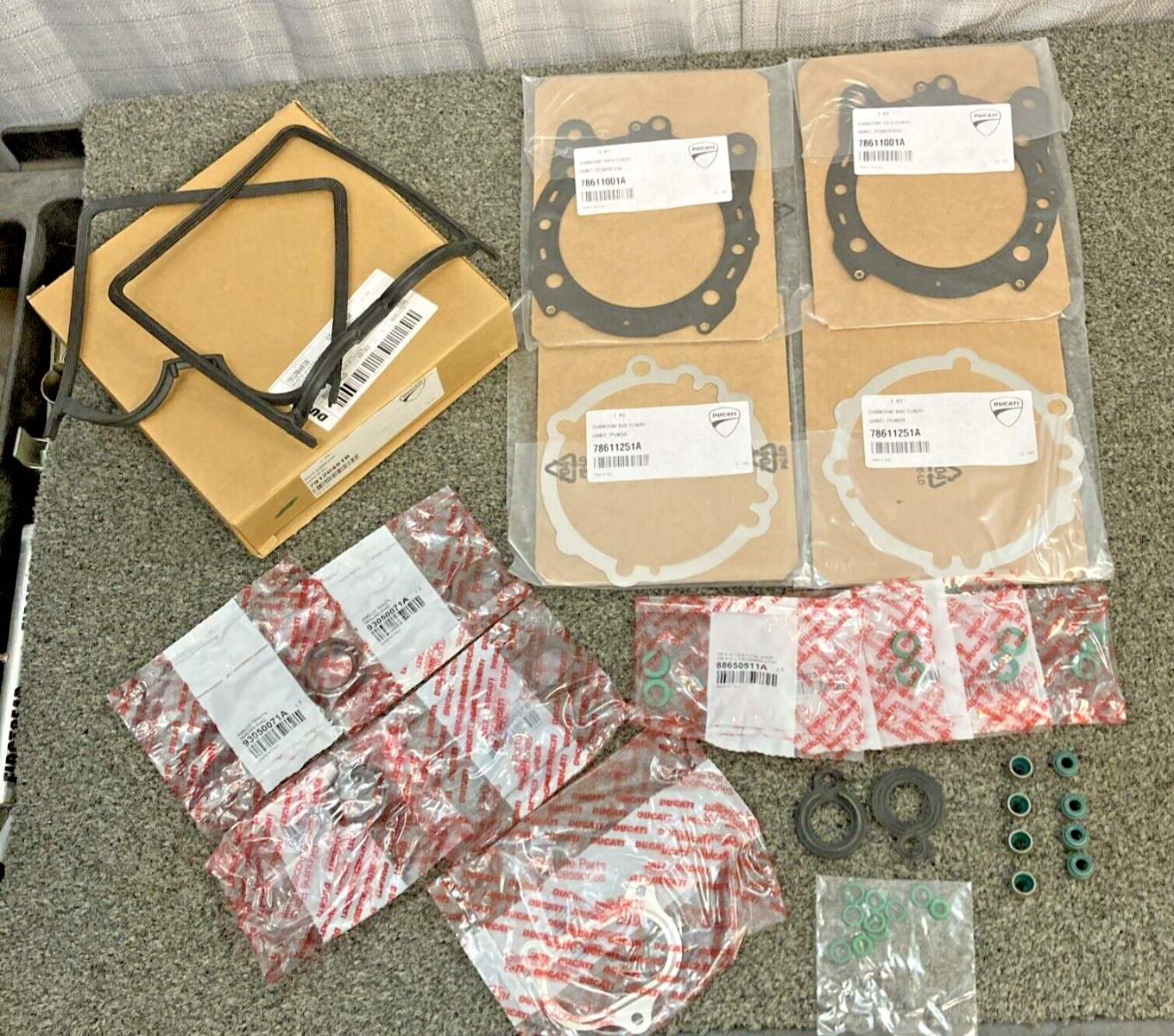 NEW GENUINE DUCATI 79120481B GASKETS SET