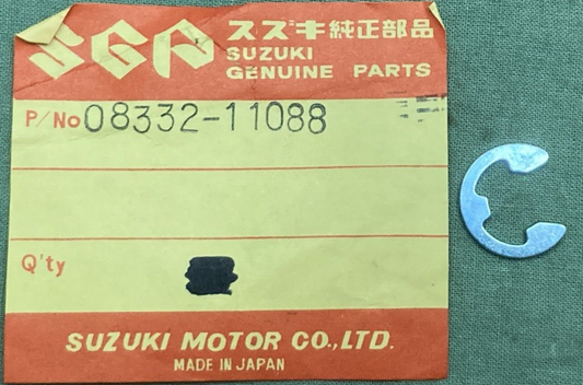 QTY 2 NEW GENUINE SUZUKI 08332-11088 E RING STAND BRAKE PEDAL