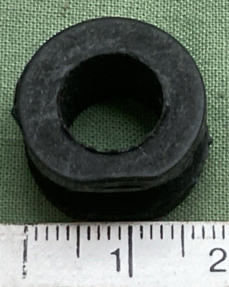 NEW GENUINE SUZUKI 09320-10008 CUSHION FRAME OIL TANK