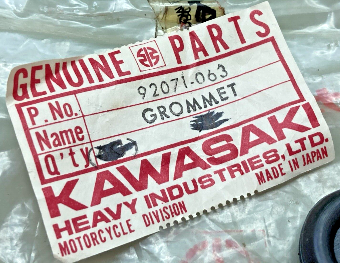 QTY 9 NEW GENUINE KAWASAKI 92071-063 GROMMET