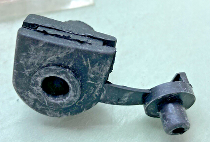 NEW GENUINE KAWASAKI 92071-073 GROMMET