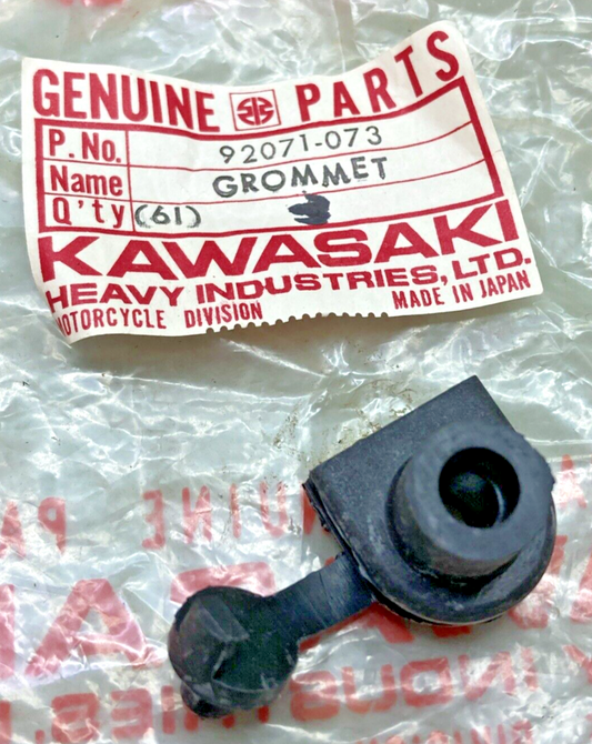 NEW GENUINE KAWASAKI 92071-073 GROMMET