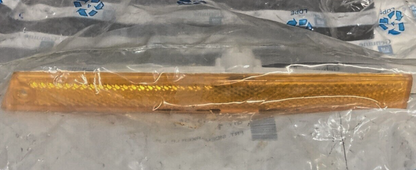 NEW GENUINE GM 16522557 LEFT FRONT SIDE MARKER LAMP, 1997 2005 MALIBU CUTLASS