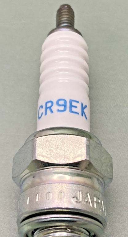 NEW GENUINE TRIUMPH T1290023 Spark Plug, CR9EK