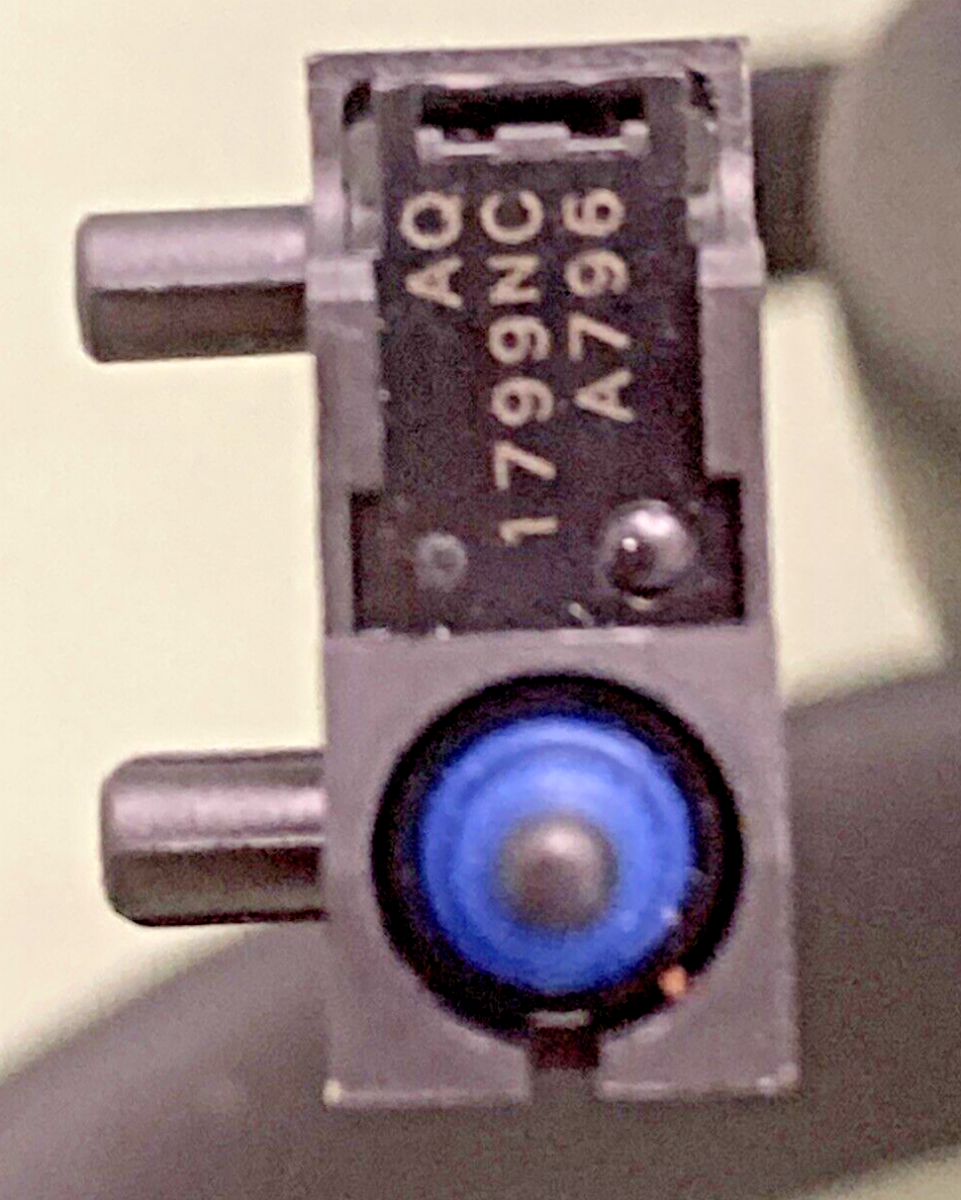 NEW GENUINE TRIUMPH T2045939 Switchcube, Rh, Modes