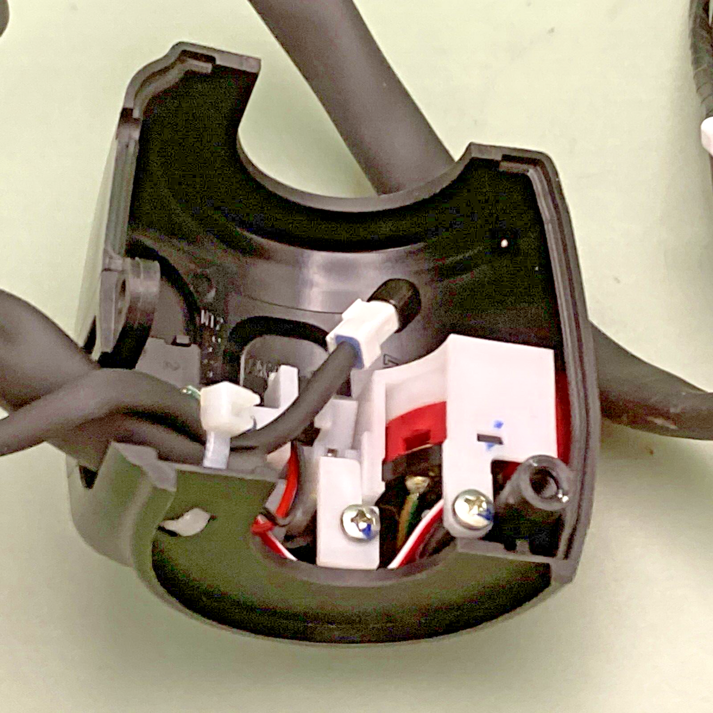 NEW GENUINE TRIUMPH T2045939 Switchcube, Rh, Modes