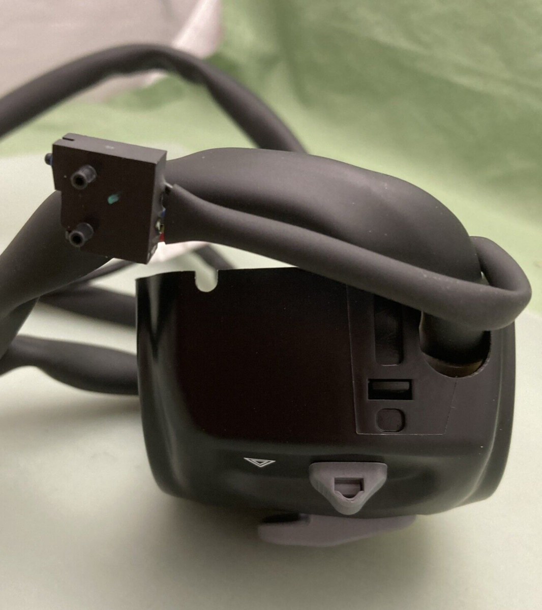 NEW GENUINE TRIUMPH T2045939 Switchcube, Rh, Modes