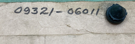 QTY 2 NEW REPLACES SUZUKI 09321-06011 TOOL HOLDER CUSHION