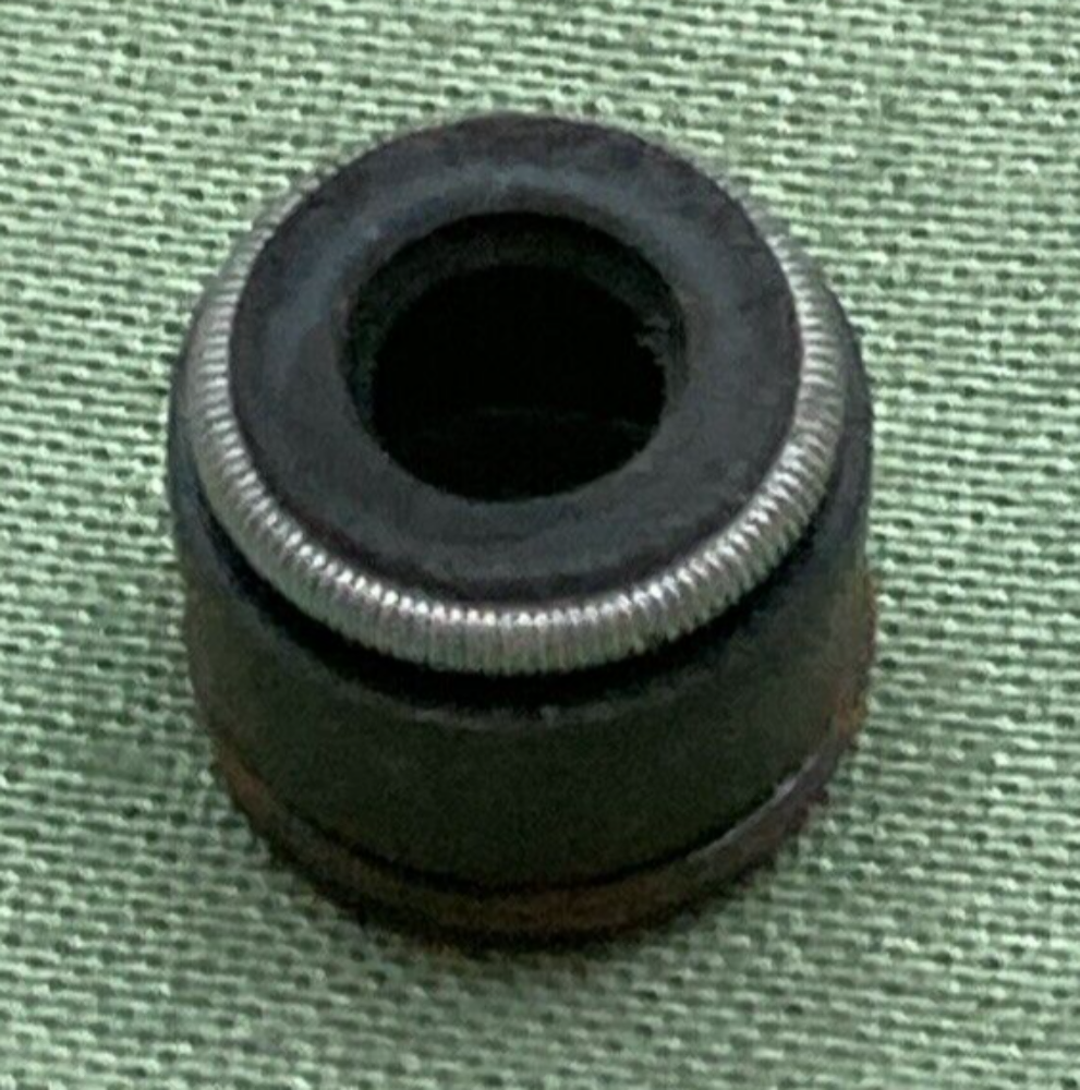 QTY 4 NEW GENUINE VESRAH VS-3004 VALVE SEAL REPLACES SUZUKI 09289-05010