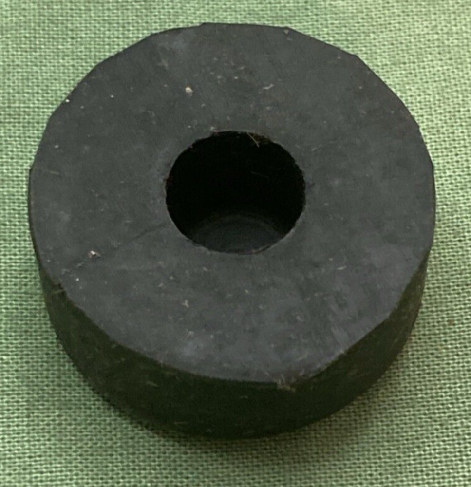 QTY 2 NEW REPLACES SUZUKI 09329-10005 CUSHION FUEL TANK