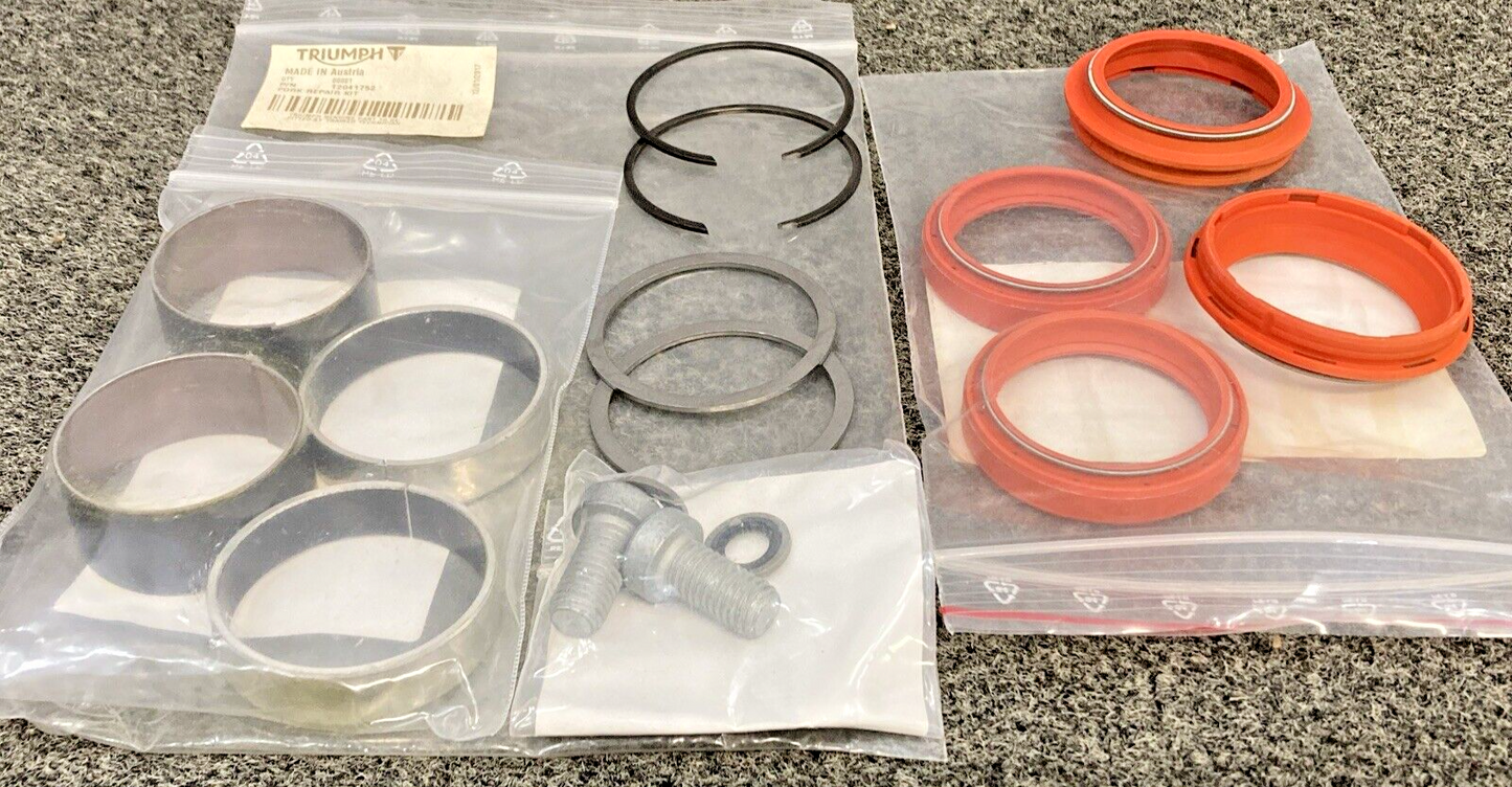NEW GENUINE TRIUMPH T2041752 Fork Repair Kit