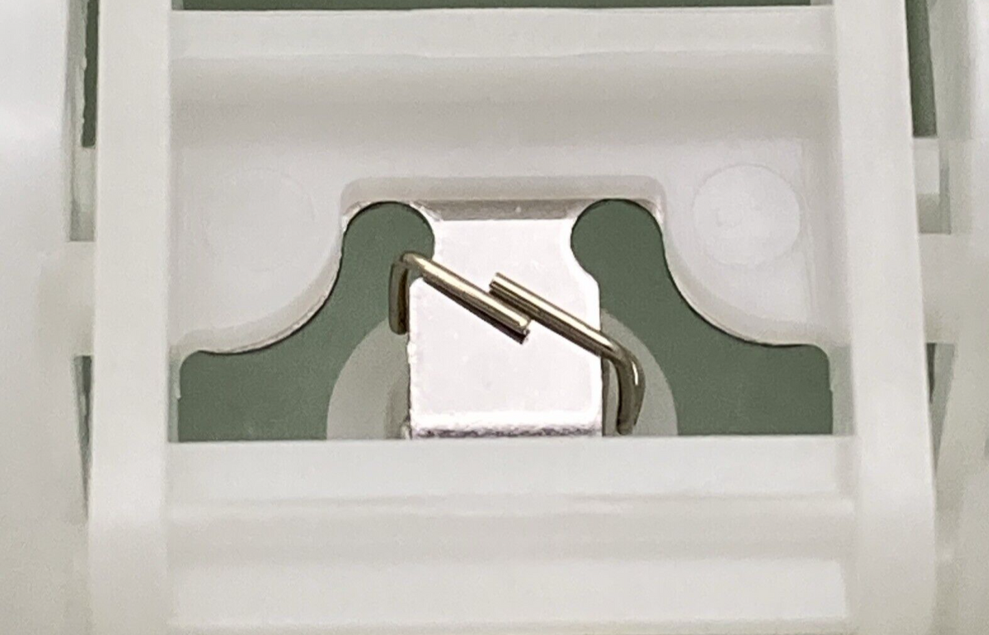 NEW GENUINE TRIUMPH 1240061-T0301 FLOAT ASSY