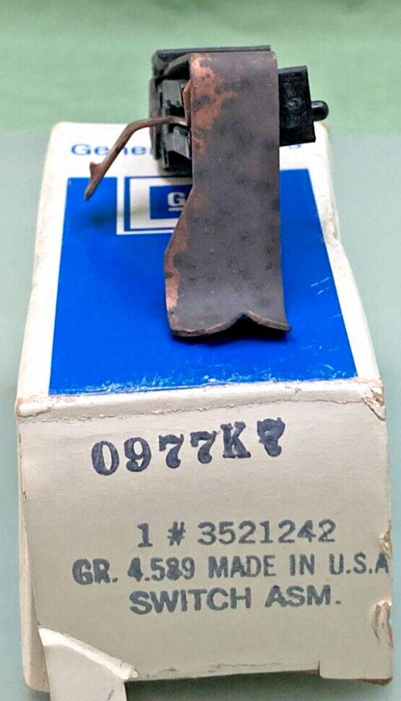 NEW GENUINE GM 3521242 SWITCH, PARKING BRAKE INDICATOR