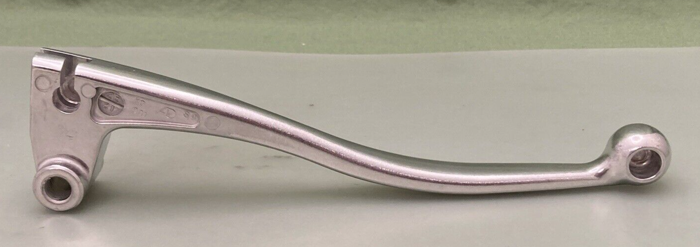 NEW GENUINE TRIUMPH T2046500 CLUTCH LEVER