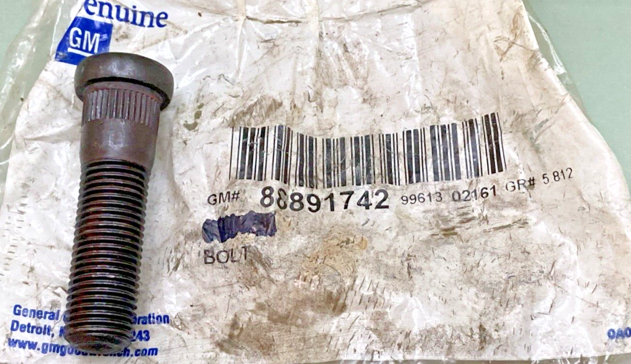 NEW GENUINE GM 88891742 STUD, FRONT WHEEL, 1988-2002 GM