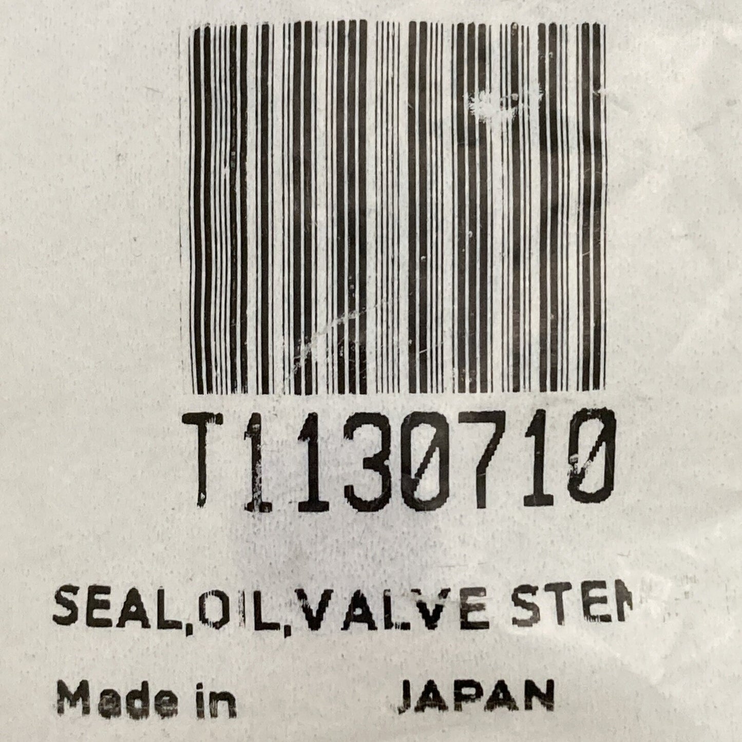 NEW GENUINE TRIUMPH T1130710 Seal, Oil, Valve Stem, 5 Mm
