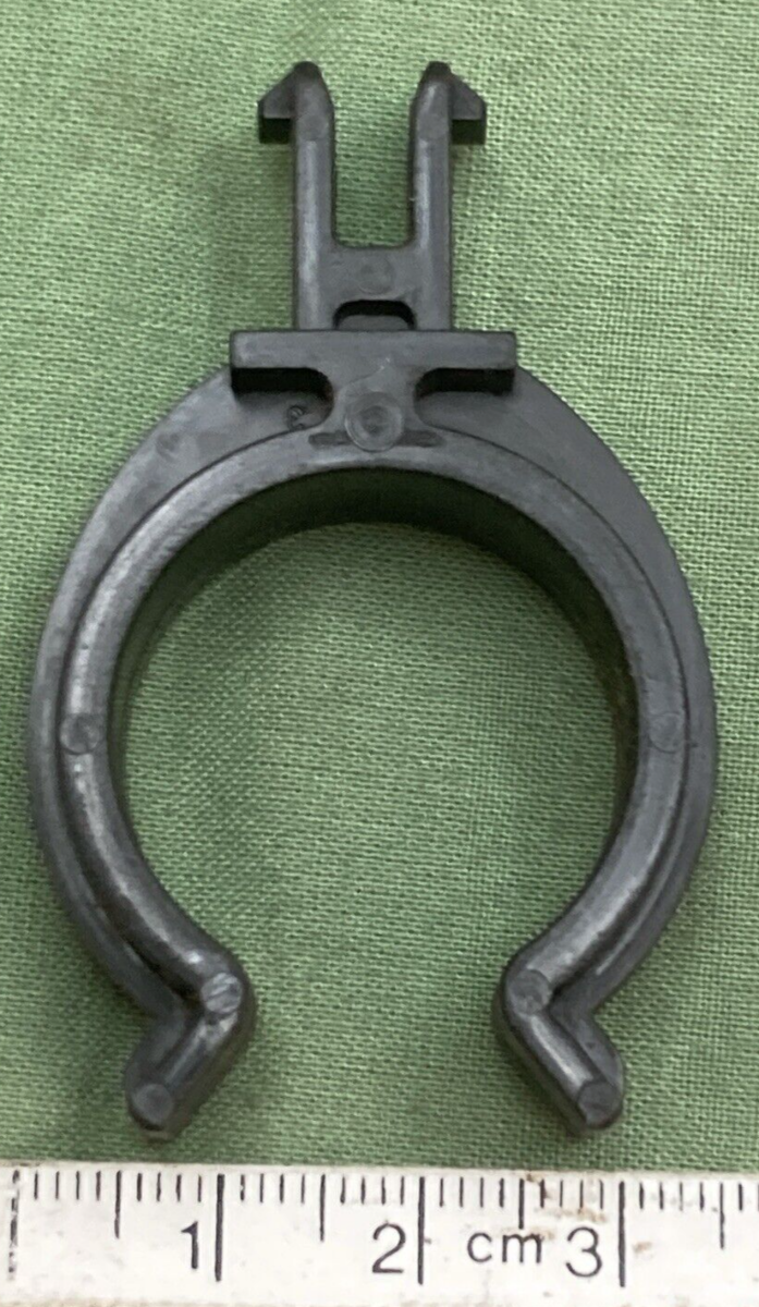 NEW GENUINE SUZUKI 09403-26301 CLAMP FRAME COVER