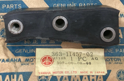NEW GENUINE YAMAHA 363-11457-02 CHAIN GUIDE
