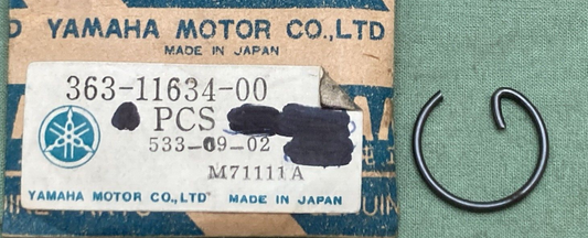 QTY 2 NEW GENUINE YAMAHA 363-11634-00 PISTON PIN CLIP