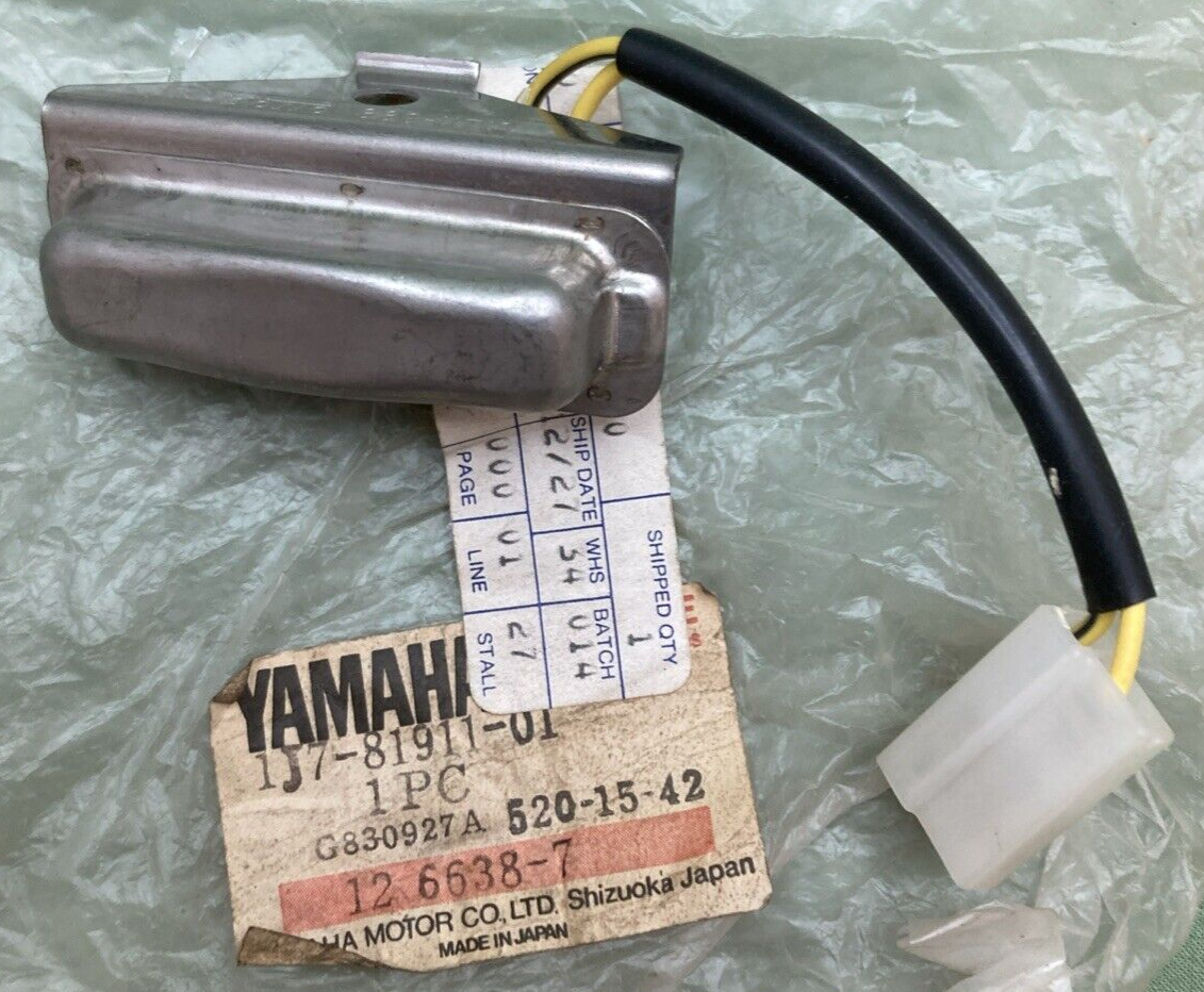 NEW GENUINE YAMAHA 1J7-81911-01 RESISTOR