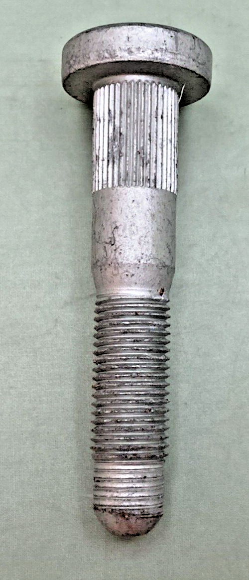 NEW GENUINE GM 15732582 REAR WHEEL BOLT, M14-1.50 SERRATED WHEEL STUD - 15.87mm