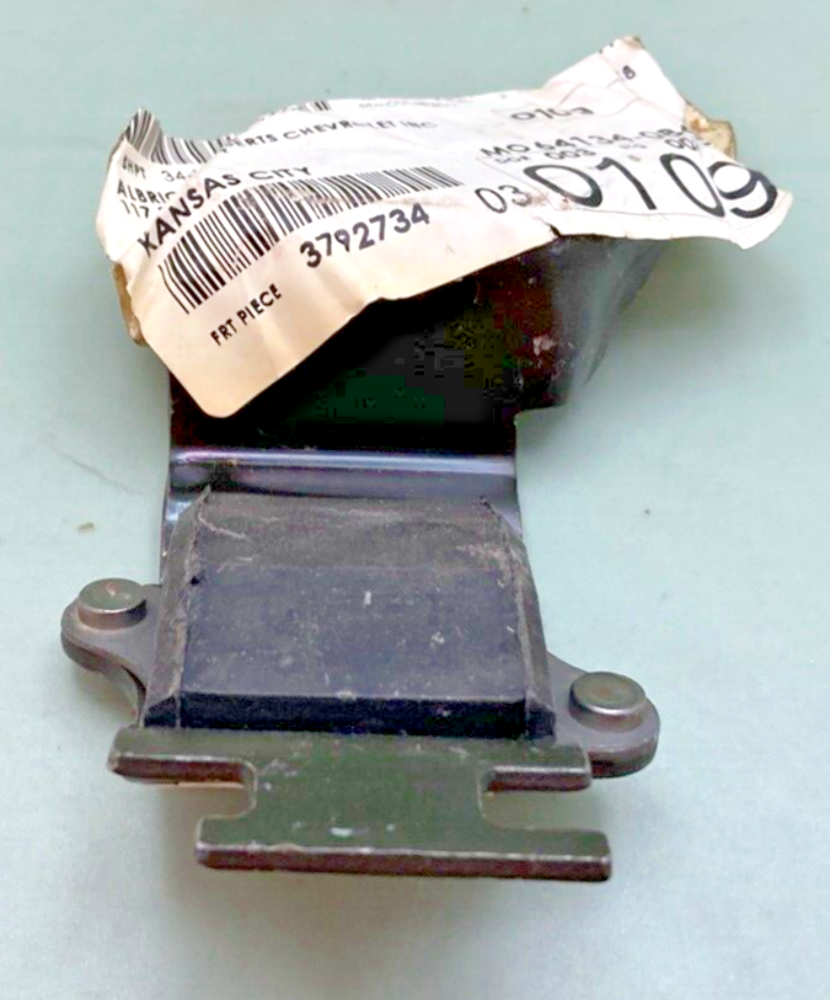 NEW GENUINE GM 10024065 BRACKET ASSEMBLY, REAR AXLE TORQUE ARM OUTER, 1982-1992