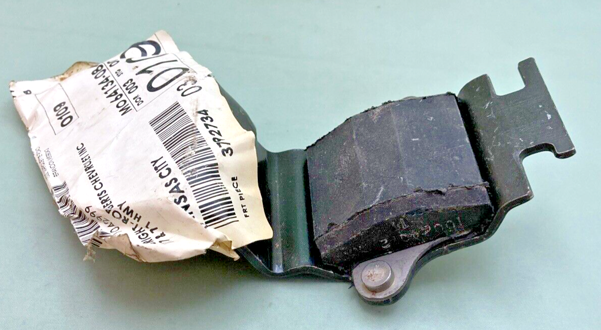 NEW GENUINE GM 10024065 BRACKET ASSEMBLY, REAR AXLE TORQUE ARM OUTER, 1982-1992