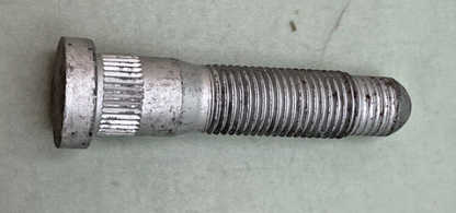 NEW GENUINE GM 15718996 STUD, FRONT WHEEL, 3.4 x 3.4 x 3.1 inches
