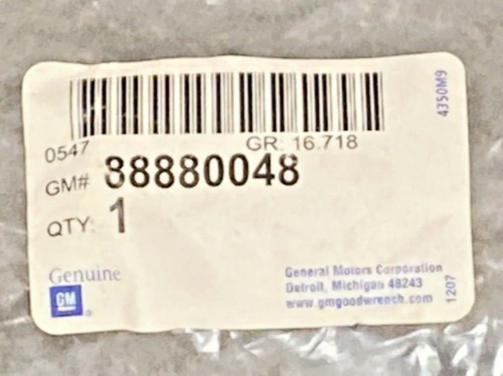 NEW GENUINE GM 88880048 SET OF 4 REAR SEAT HEADREST SUPPORT COVER