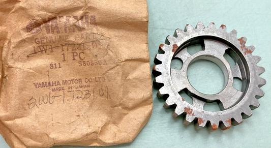 NEW GENUINE YAMAHA 2W6-17231-01 THIRD WHEEL GEAR
