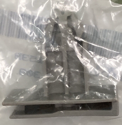 QTY 2 NEW GENUINE GM 10431761 Rocker Panel Molding Retainer