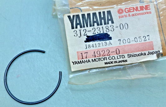 QTY 2 NEW GENUINE YAMAHA 3J2-23183-00 CIRCLIP