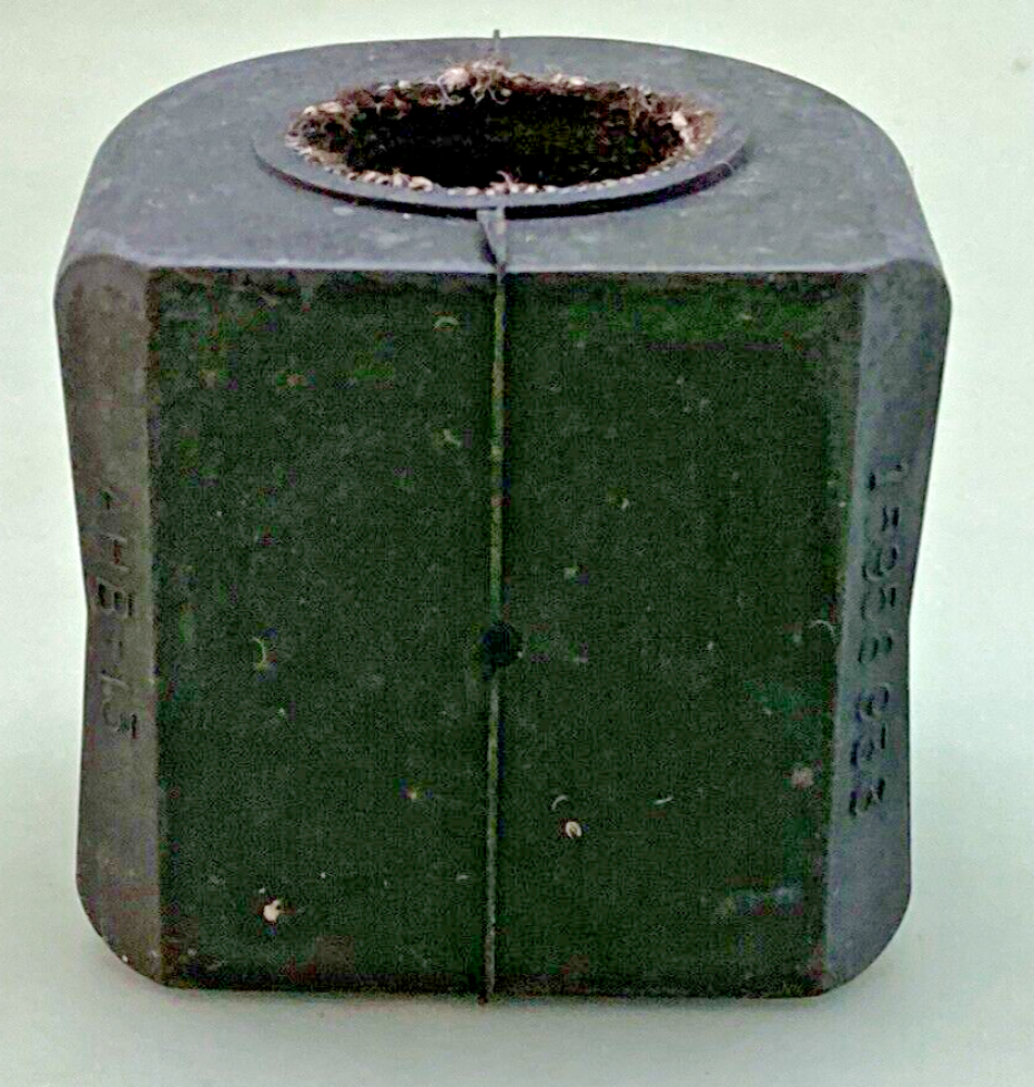NEW GENUINE GM 15958933 INSULATOR, FRONT STABILIZER SHAFT