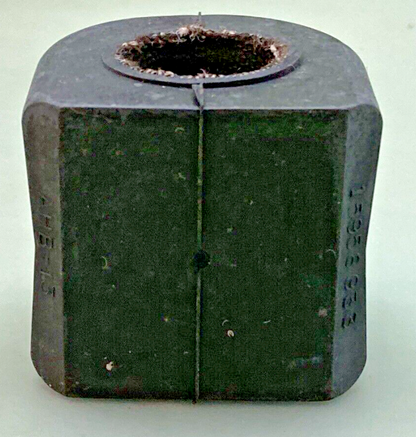 NEW GENUINE GM 15958933 INSULATOR, FRONT STABILIZER SHAFT