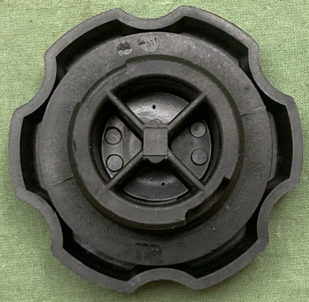 NEW GENUINE ACDELCO FC179 OIL FILLER CAP GM 10243772