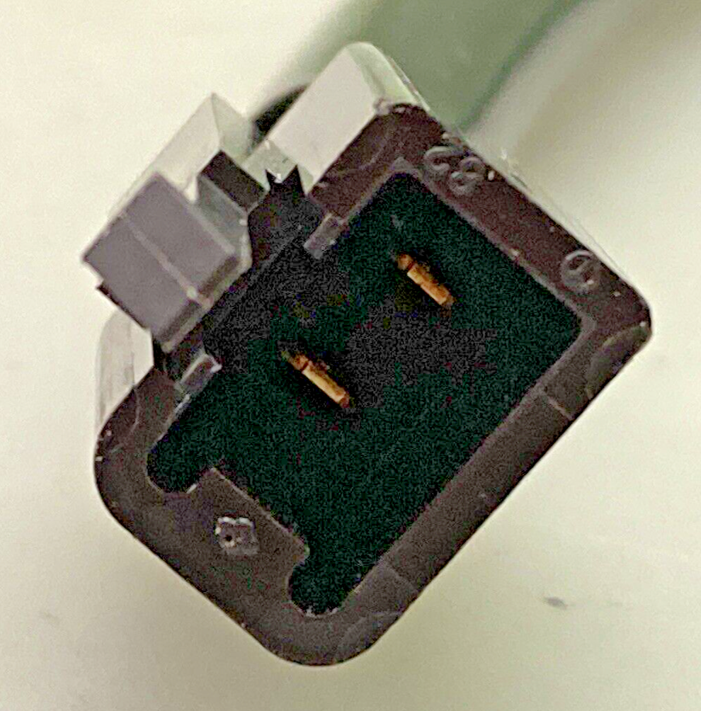 NEW GENUINE TRIUMPH T2025550 Switch, Brake, Rear