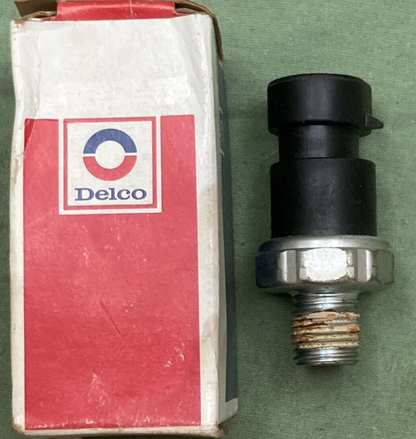 NEW GENUINE DELCO D1824 Switch Assembly Fuel Pump Engine Oil GM 25036941