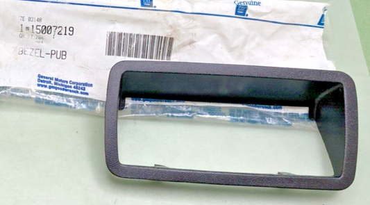 NEW GENUINE GM 15007219 PICKUP BOX TAILGATE LATCH HANDLE BEZEL
