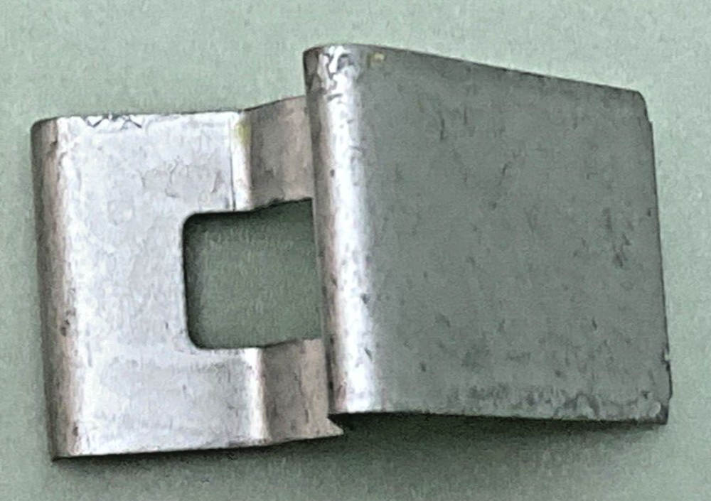 NEW GENUINE GM 12493719 RETAINER, FRONT BUMPER FASCIA EXTENSION