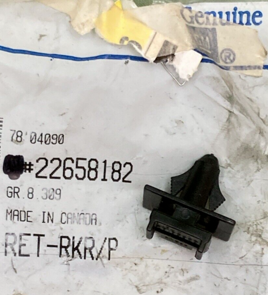 NEW GENUINE GM 22658182 Retainer Rocker Panel Molding
