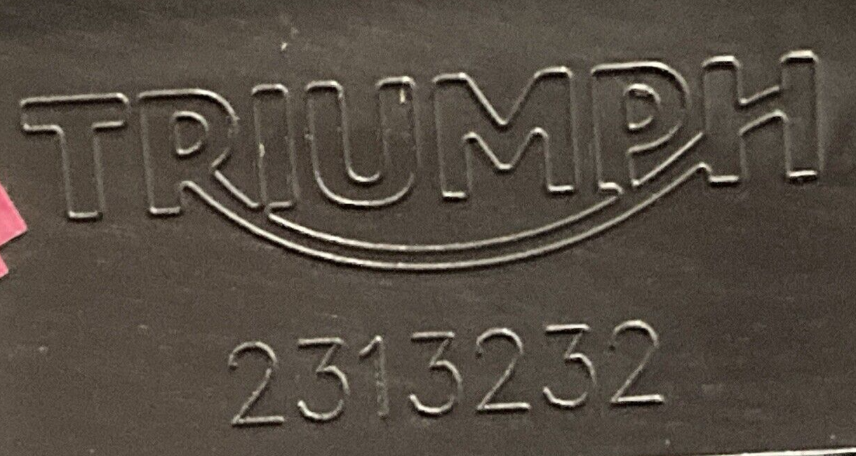 NEW GENUINE TRIUMPH T2313232 Side Panel, Rh, Mldg